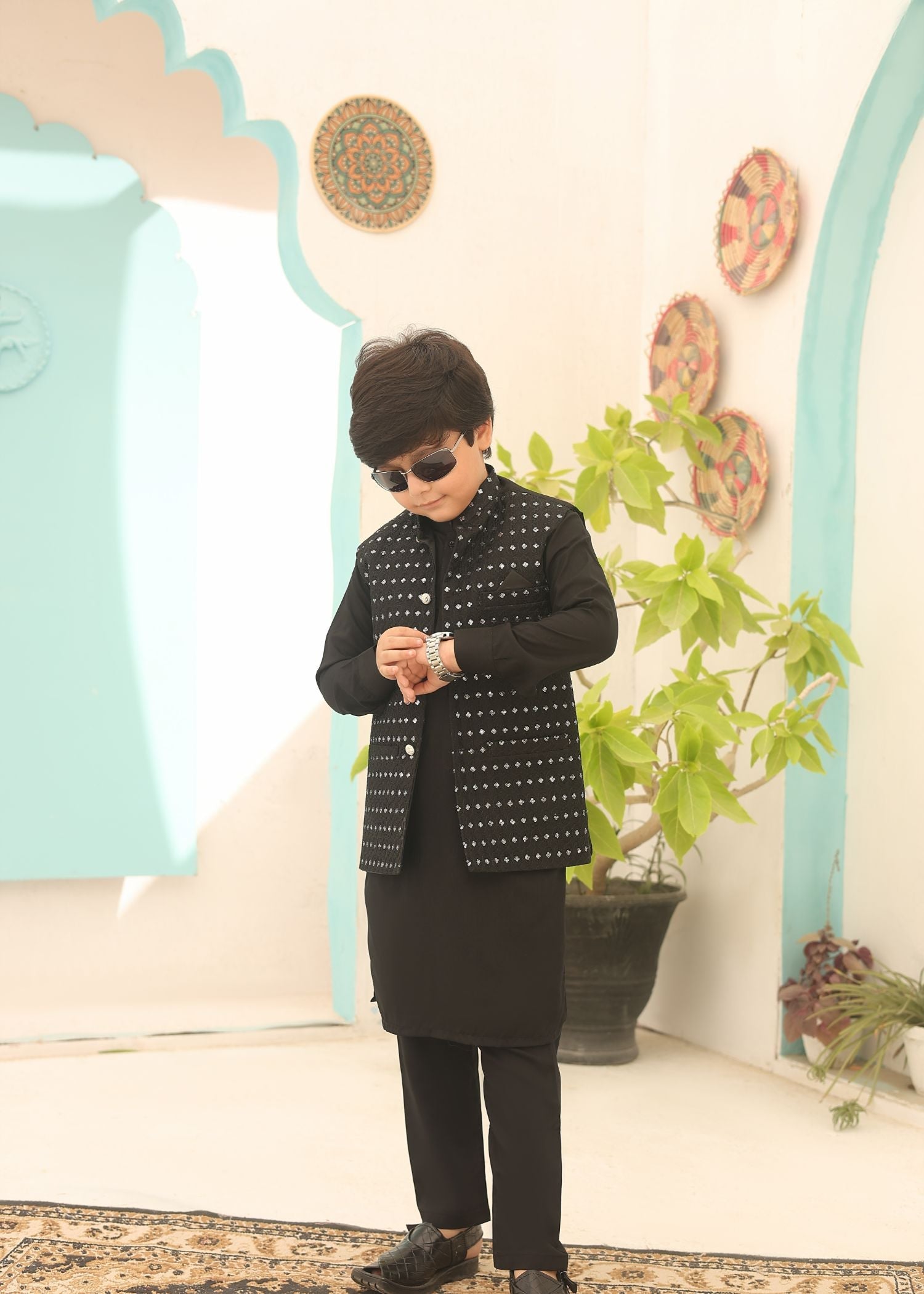 Festive black waistcoat suit EW 24 Secondary image