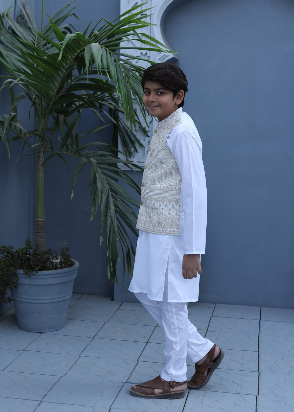 Floral White Waistcoat Suit-AHW-044