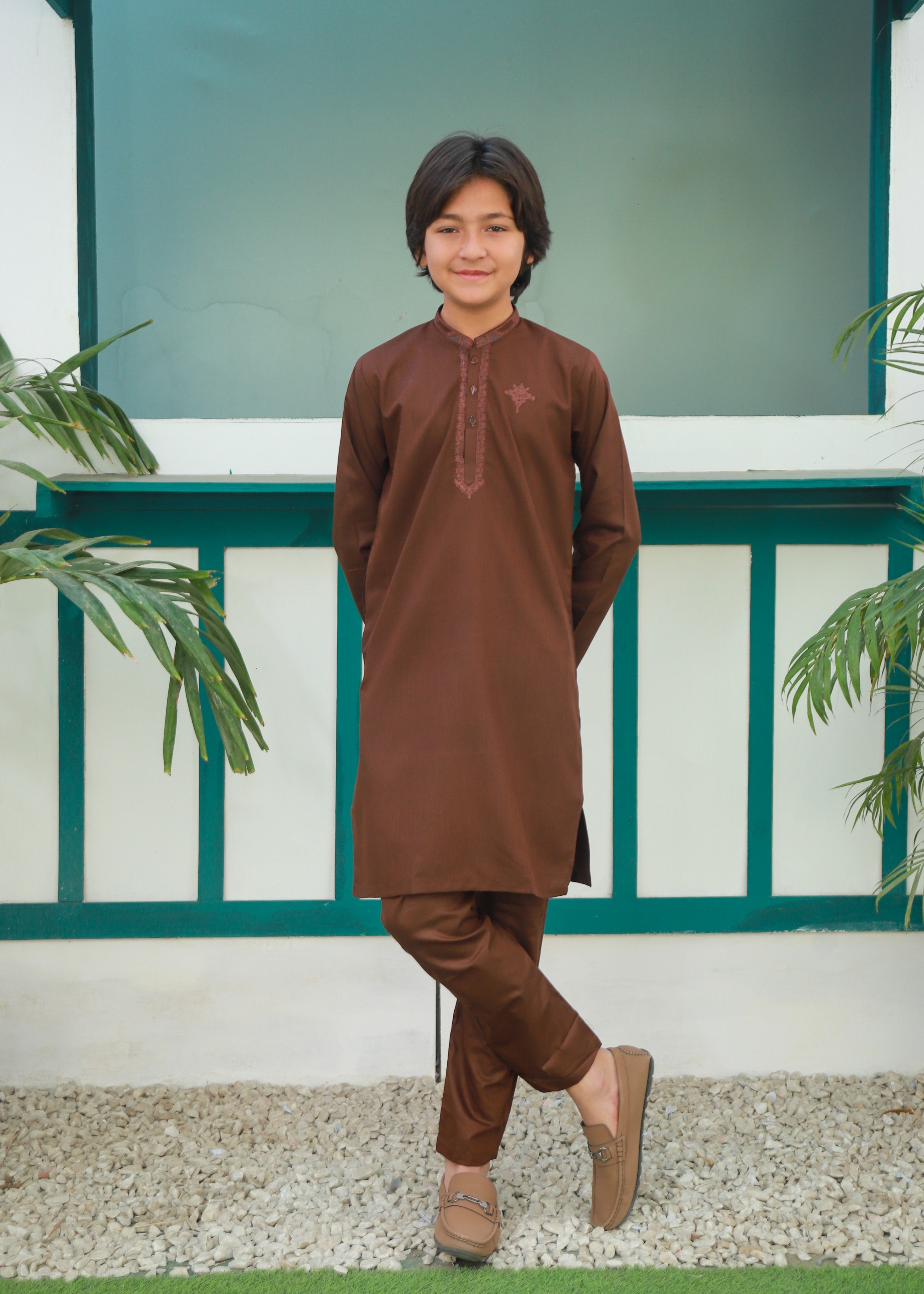 Hazeelwood Brown Embroidered Kurta Trouser AH 051 Secondary image