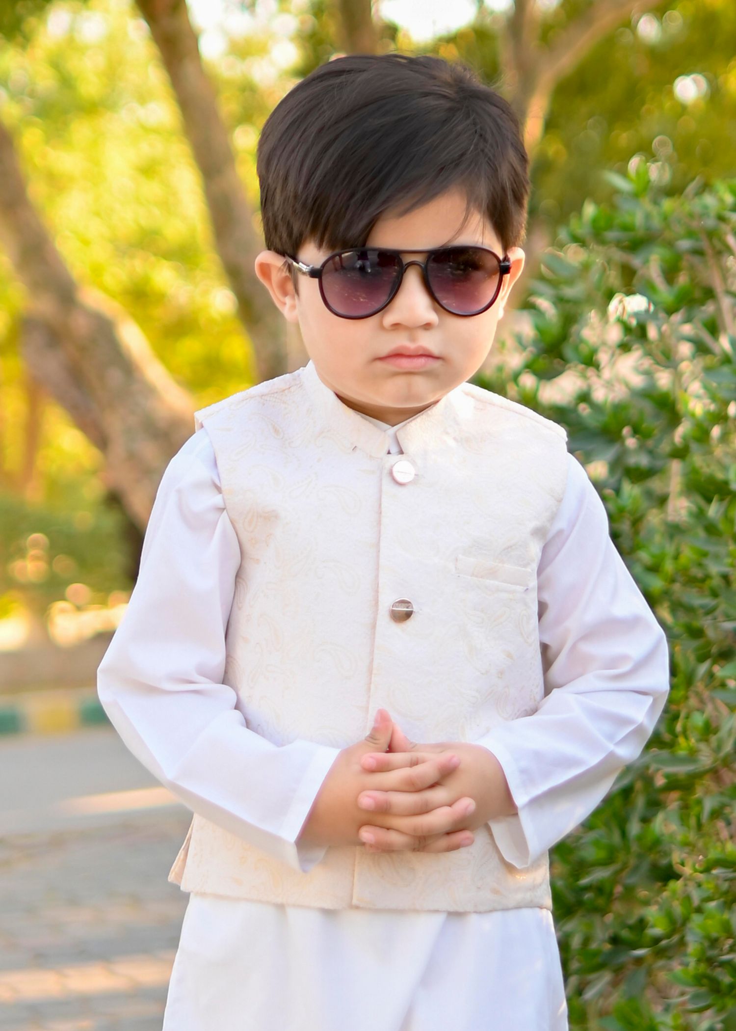 Pearl White Waistcoat Suit WKS 022 Secondary image