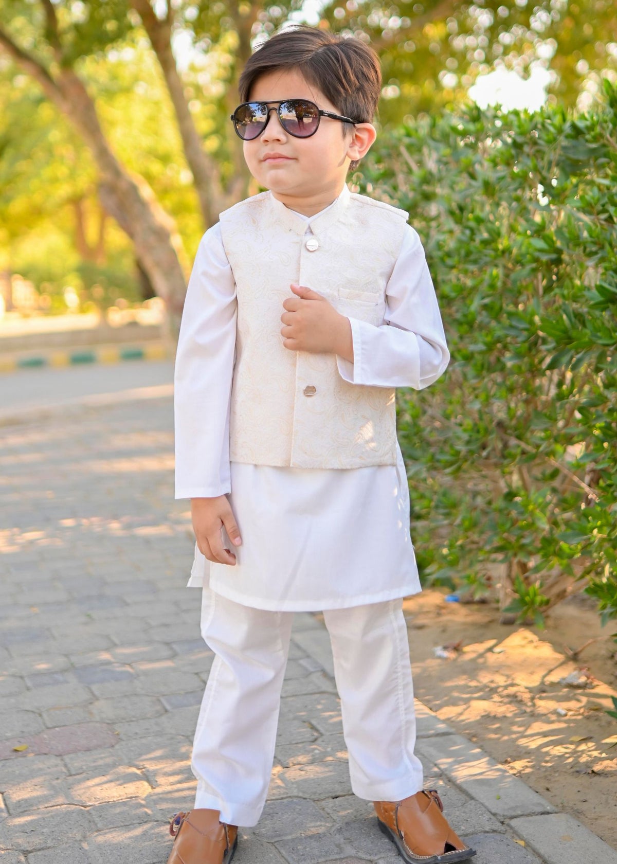 Pearl White Waistcoat Suit WKS 022 Main image