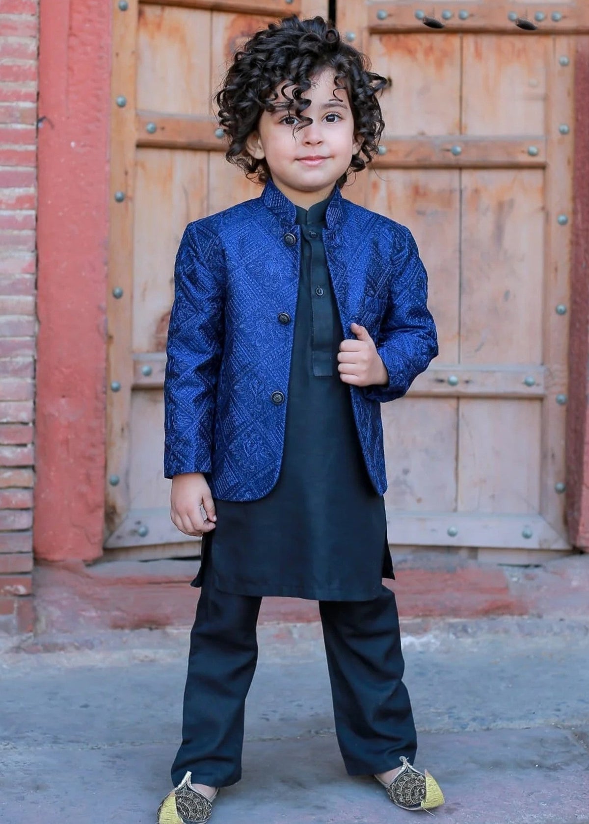 Royal blue Prince coat - P8 Main image