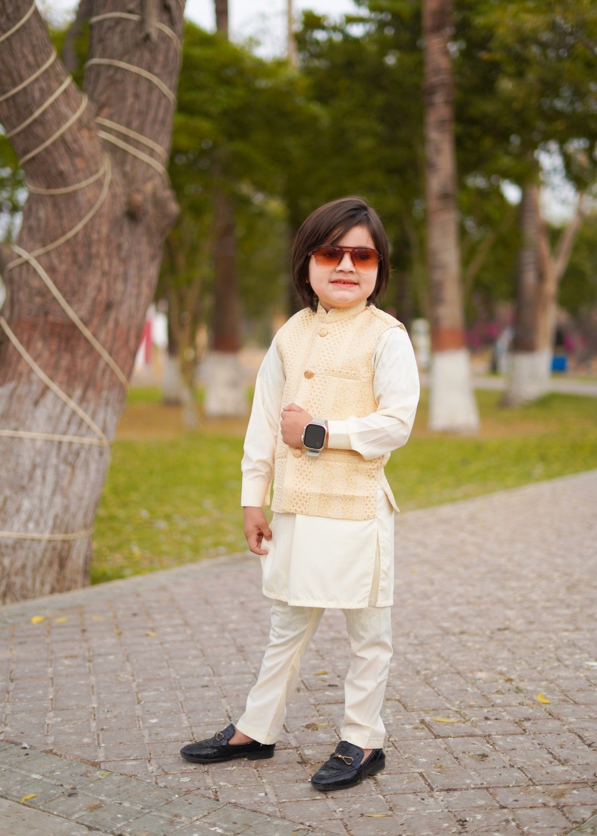 Cream White Waistcoat Suit EW 42 Main image