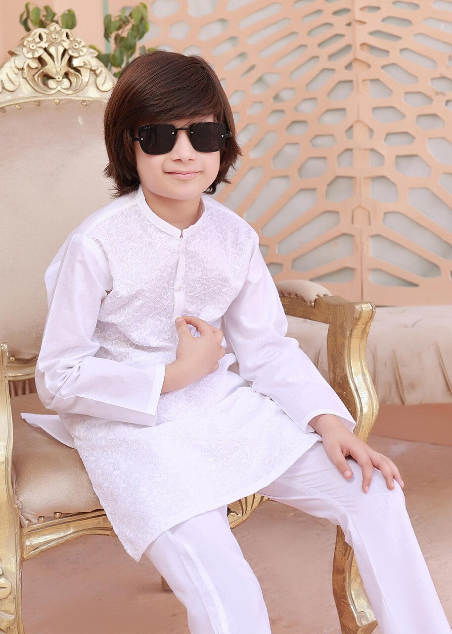 White chicken Kameez shalwar - AK 23
