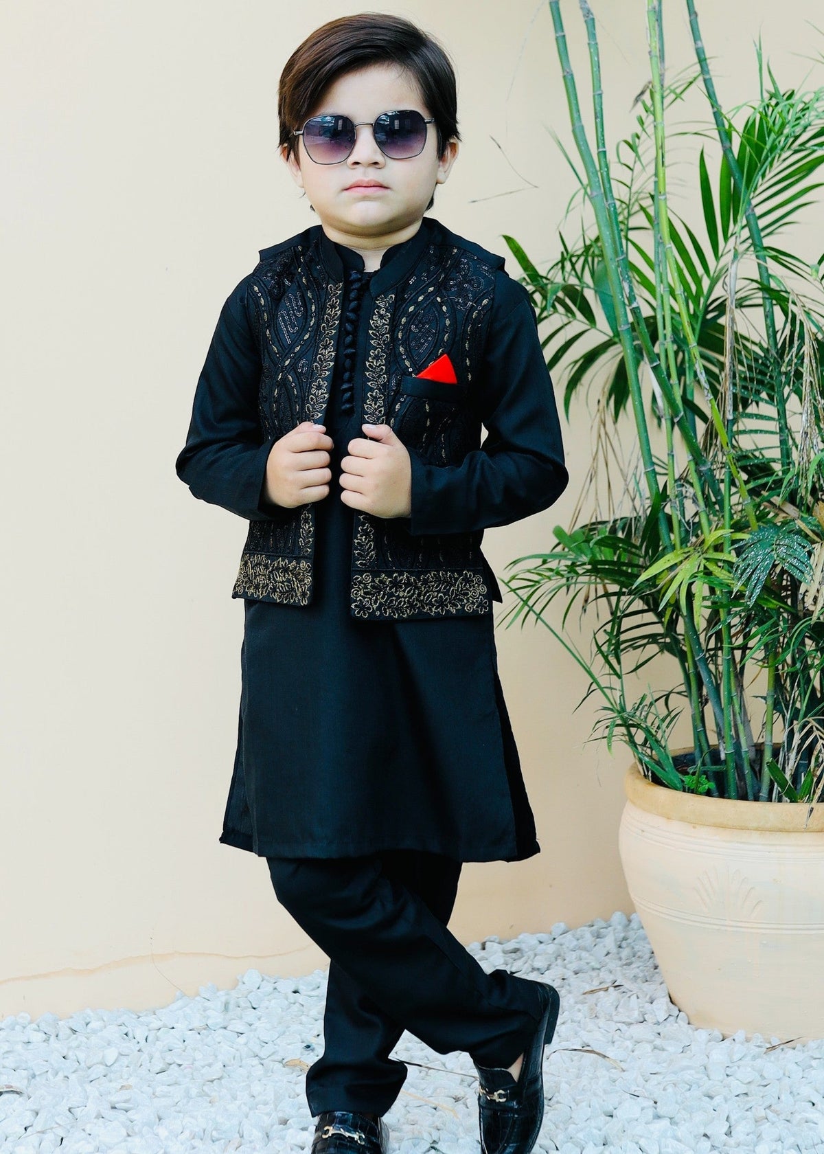 Black Waistcoat Suit AHW 008 Main image