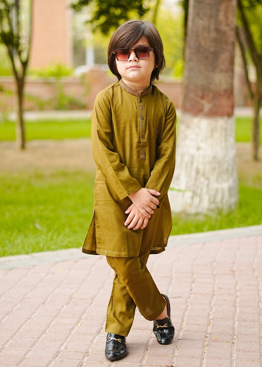 Medallion Kurta Trouser-AH 050