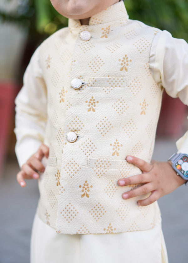 Cream white Only waistcoat EW19