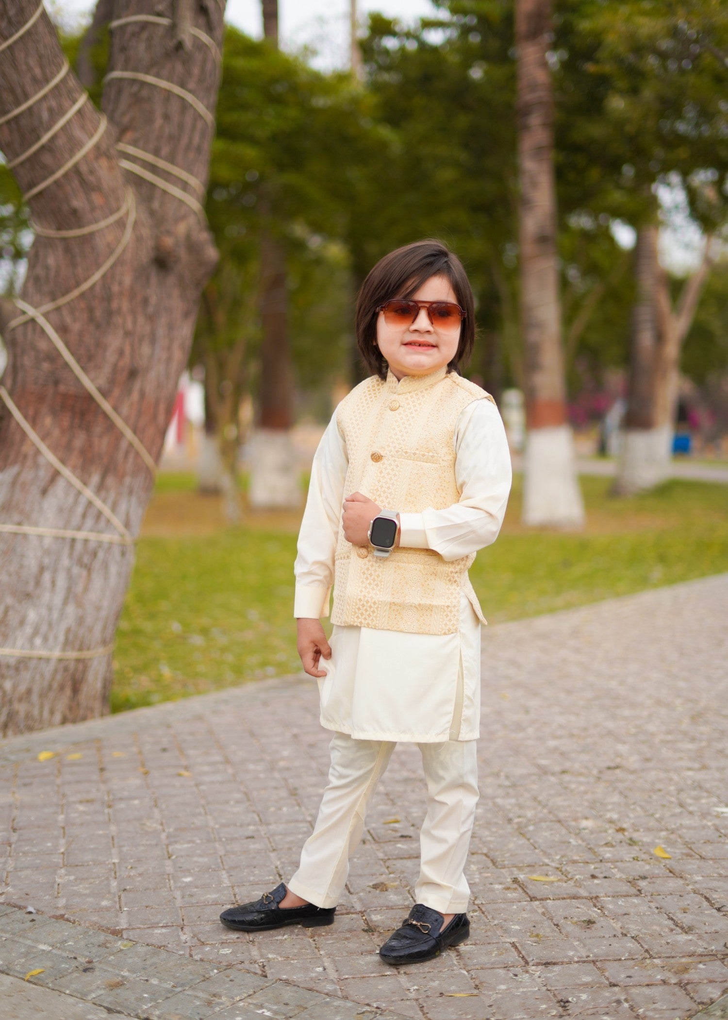 Cream White Only Waistcoat EW 42 Secondary image